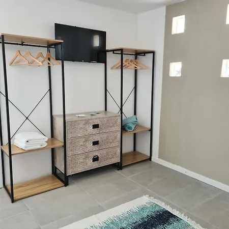 Greco Paradise - Adult Only ゲストハウス ネア・スキオニ